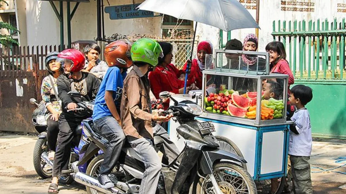 Mengubah Trotoar Menjadi Pusat Keuntungan: Strategi Media Sosial untuk Usaha Kaki Lima