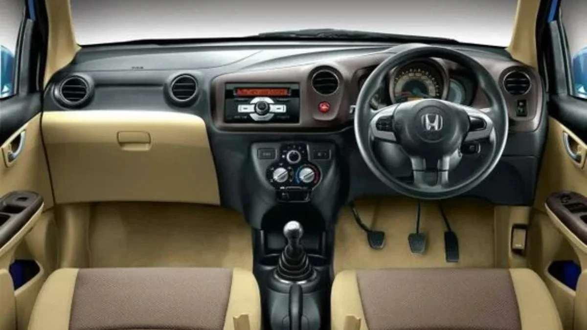 Merasakan Kenyamanan dan Kehangatan dalam Interior Honda Brio: Kesederhanaan yang Memikat