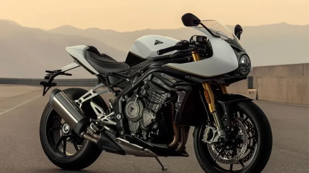 Triumph Speed Triple 1200 RR