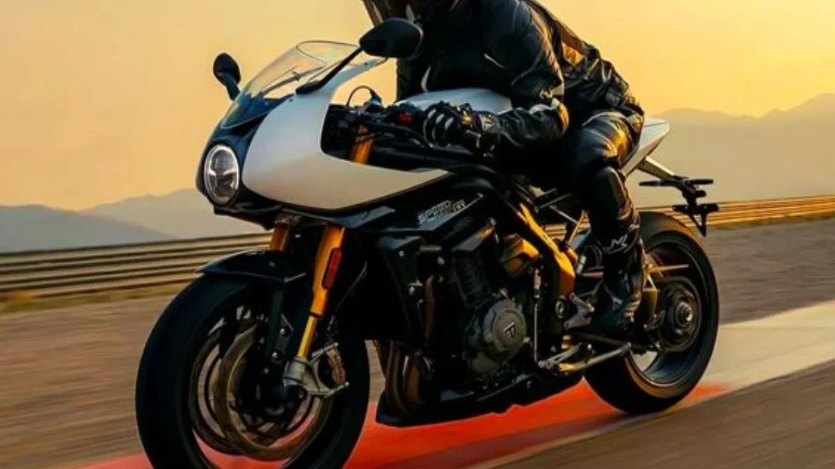 Triumph Speed Triple 1200 RR