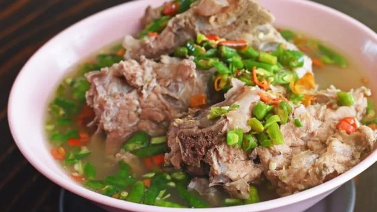 Resep Sop Tulang Sapi dengan Kuah Bening yang Menggugah Selera