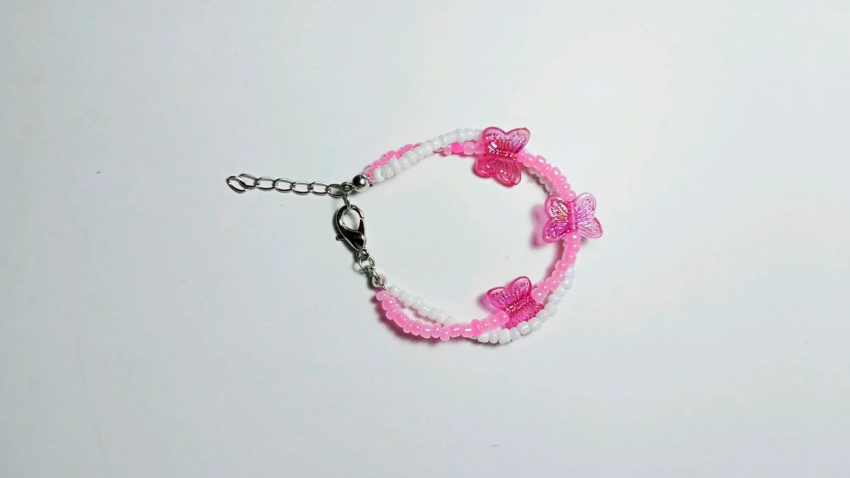 4 Cara Merawat Gelang Manik-Manik Warna Pink Agar Berumur Panjang