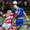 Madura United Dapat Hadiah Penalti dari Wasit tapi Persib yang Menang di Laga Madura vs Persib Hari Ini