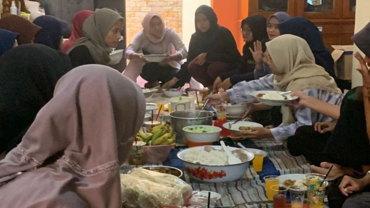 Pertanyaan apakah boleh makan sebelum shalat idul adha adalah Tradisi Sebelum Shalat Idul Adha