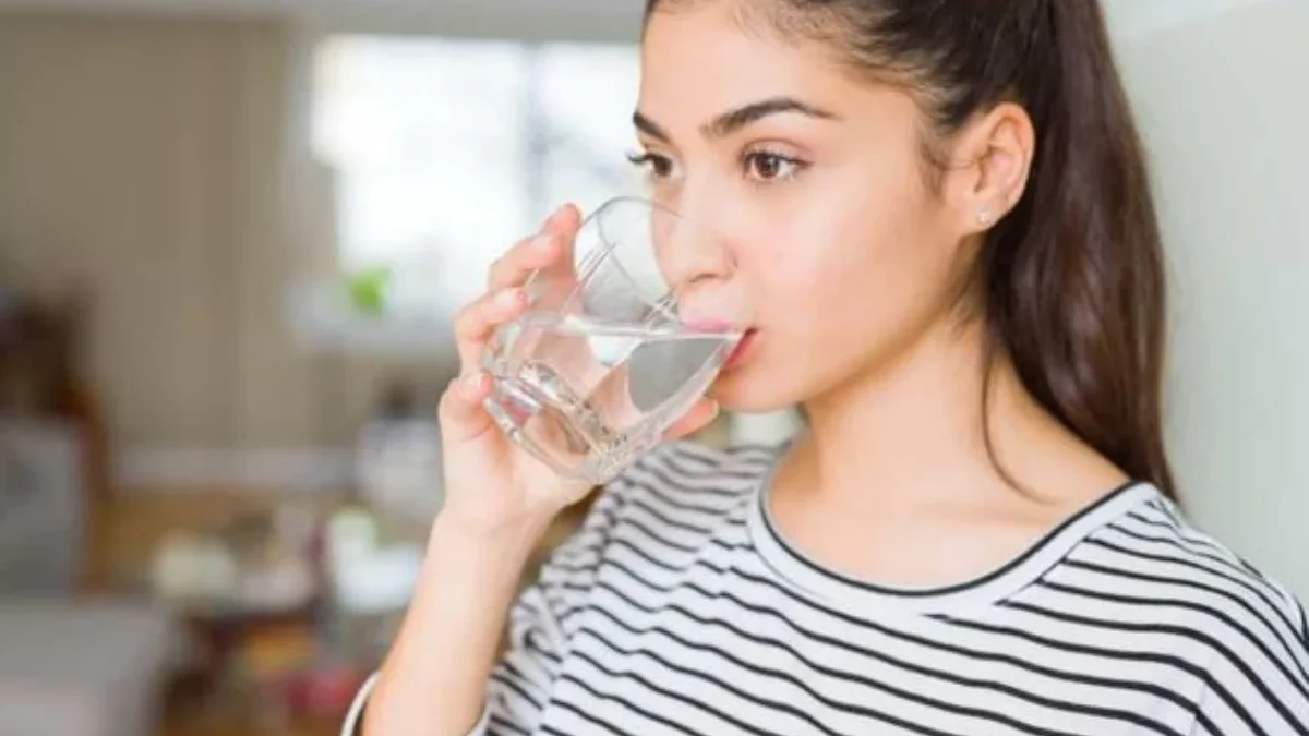 Kata Ahli, Ternyata Minum Air Putih Ada Aturannya Sesuai Saran Medis