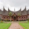 Mengenal Rumah Gadang, Rumah Tradisional Sumatera Barat yang Megah dan Menawan