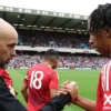 Erik ten Hag Puji Debut \'Matang\' Leny Yoro di Manchester United