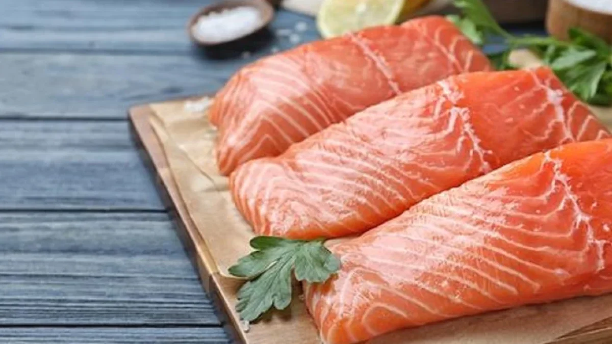 Ikan Kembung Vs Salmon, Mana yang Lebih Tinggi Protein?