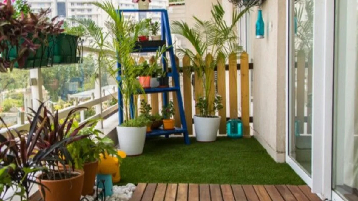 Inspirasi 8 Konsep Mini Garden di Atas Rumah yang Sederhana Namun Memukau 