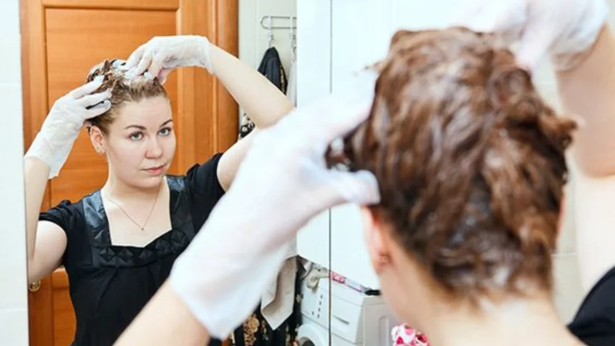 Cara Mewarnai Rambut Sendiri di Rumah bagi Pemula   