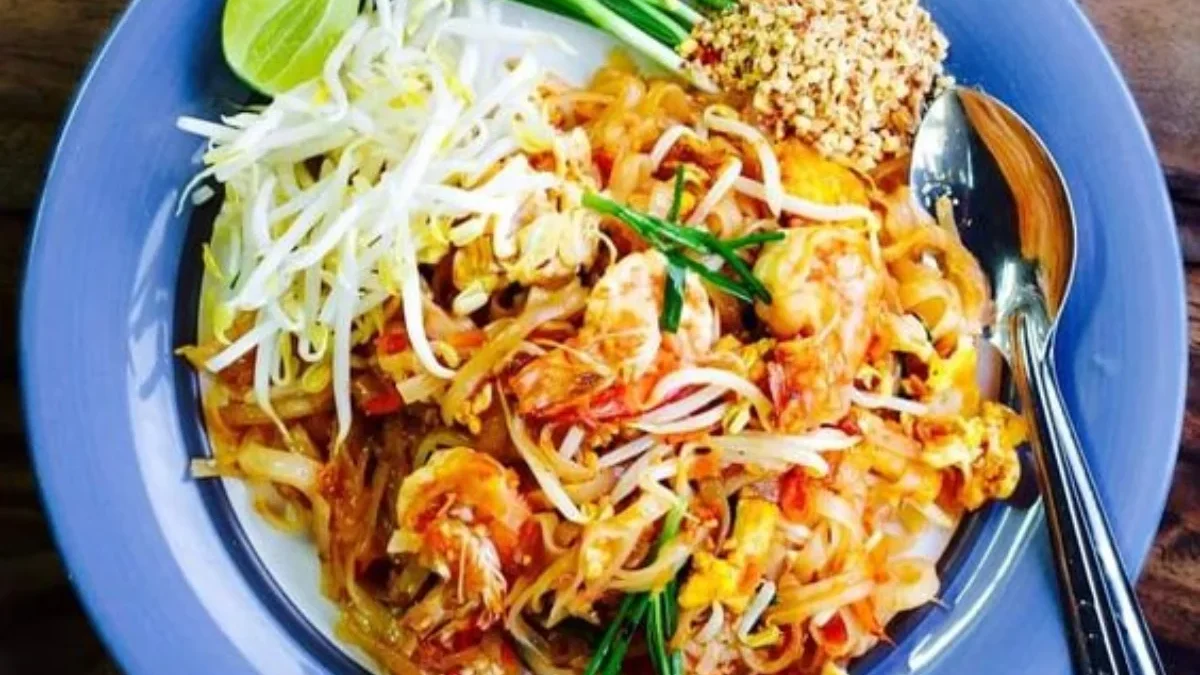 Resep Pad Thai dengan Bihun dan Udang, Perpaduan rasa manis dan asam yang menggugah selera