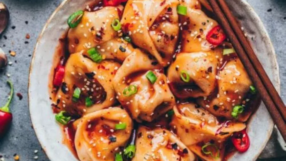 5 Resep Pangsit Kuah dengan Chili Oil yang Pedas dan Menggugah Selera