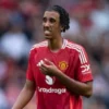 Leny Yoro dapat Dukungan dari Rekan Setim Manchester United