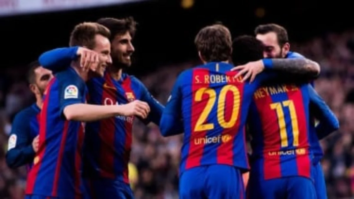 Barcelona Berburu Sayap Kiri Impian Jelang Penutupan Bursa Transfer