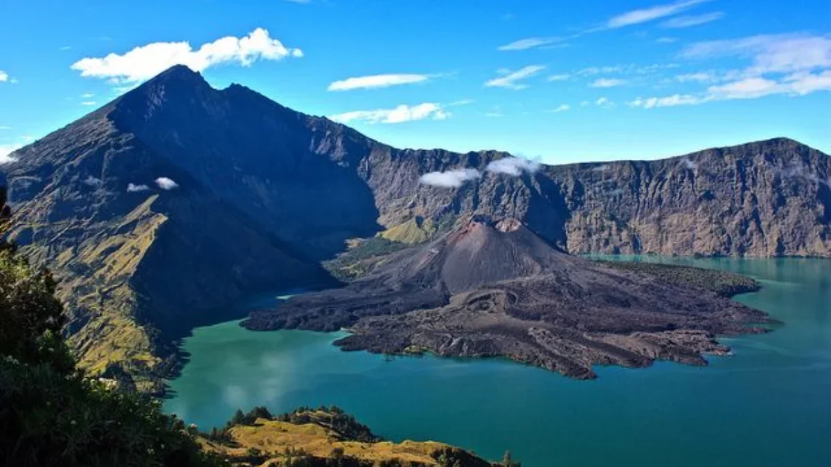 Rekomendasi Destinasi Tempat Wisata yang Populer di Indonesia yang Wajib Anda Kunjungi!