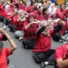 Keseruan dan Keceriaan Lomba 17 Agustus Estafet Tepung dalam Merayakan Kemerdekaan