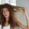 Tips Perawatan Rambut Anti-Frizzy, Kunci Utama Kelembapan untuk Rambut Lebih Halus