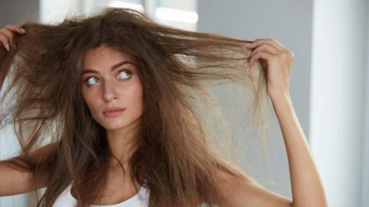 Tips Perawatan Rambut Anti-Frizzy, Kunci Utama Kelembapan untuk Rambut Lebih Halus