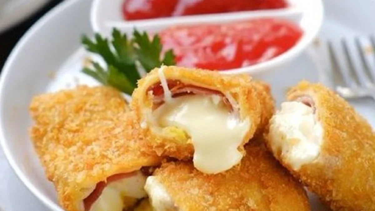 Risoles Mayo Jajanan yang Sangat Enak dan Harganya Pun Sangat Pas di Kantong loh! Mau Coba ?