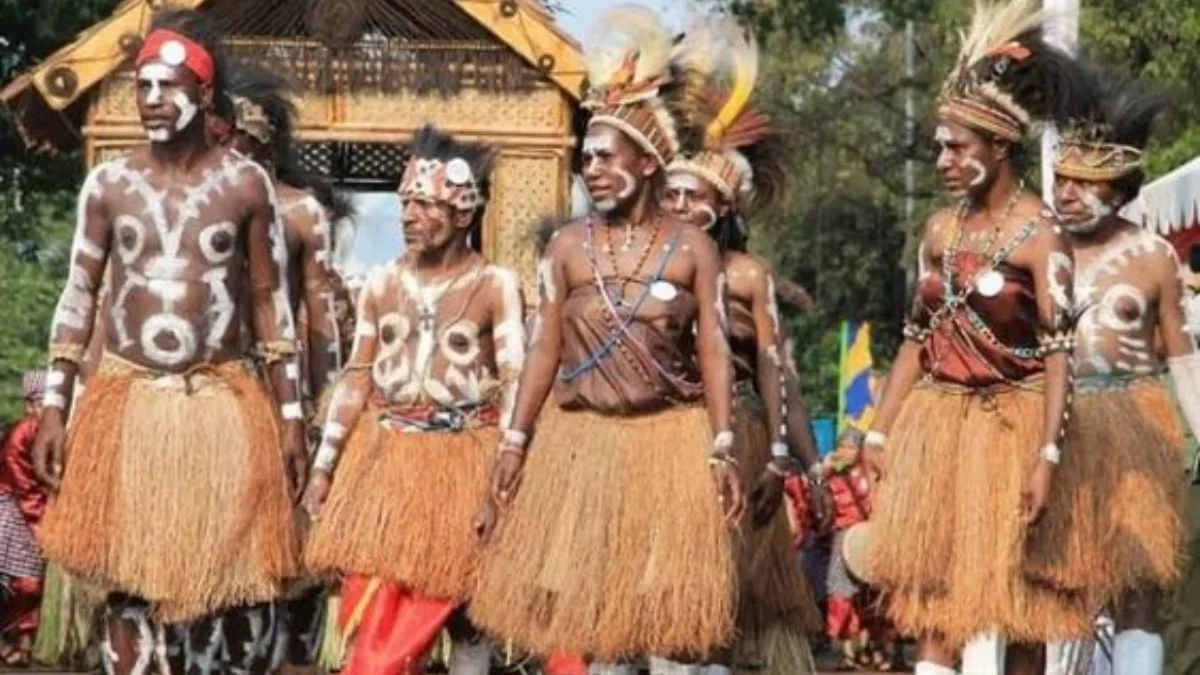 Budaya dan Masyarakat Adat di Papua