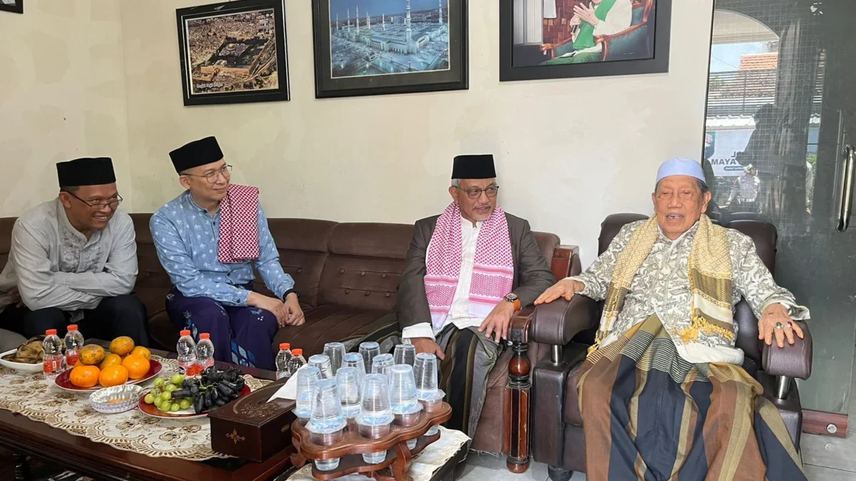 Sowan ke Tokoh Ulama Cianjur, Ahmad Syaikhu Dapat Doa dan Dukungan Menang Pilgub Jabar 2024