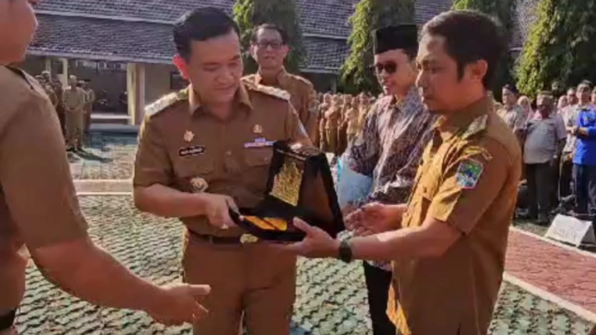 Kecamatan Sindangwangi Raih Penghargaan dari PJ Bupati Majalengka karena Taat Pajak