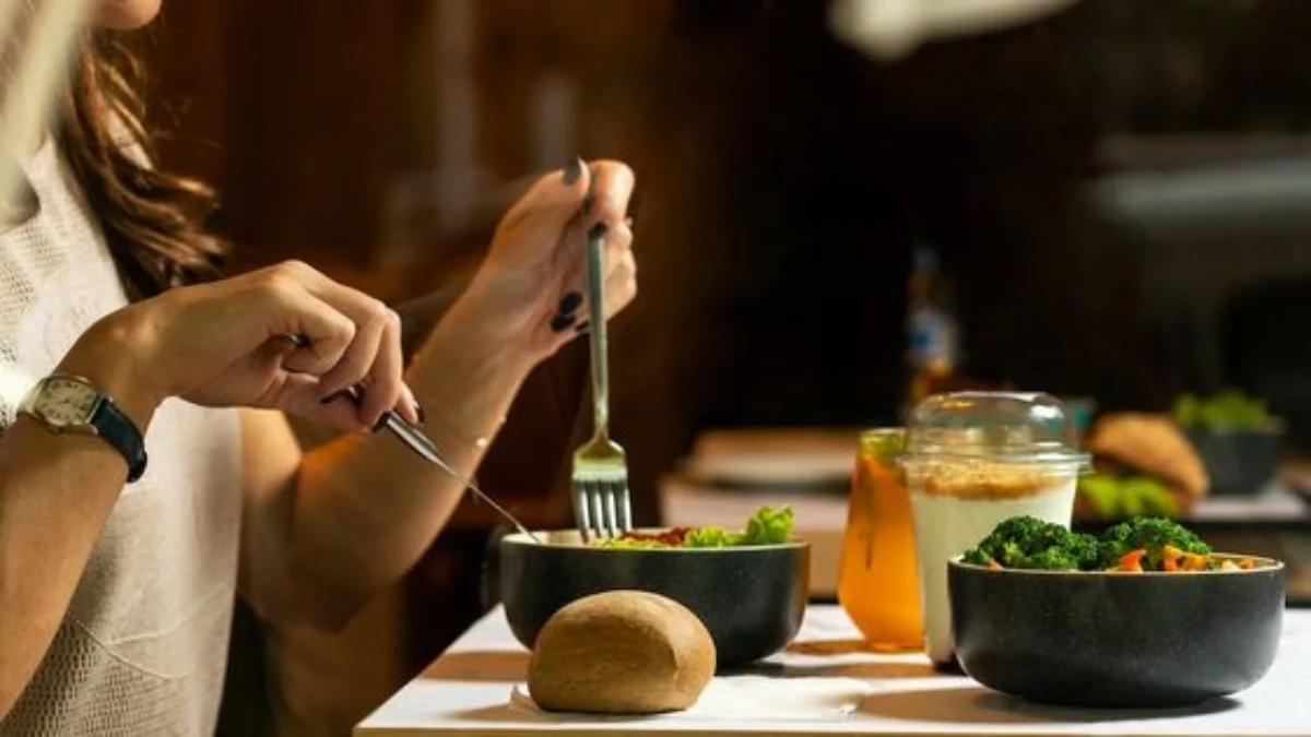 5 Makanan dan Minuman yang Tak Boleh Dikonsumsi Saat Sedang Haid