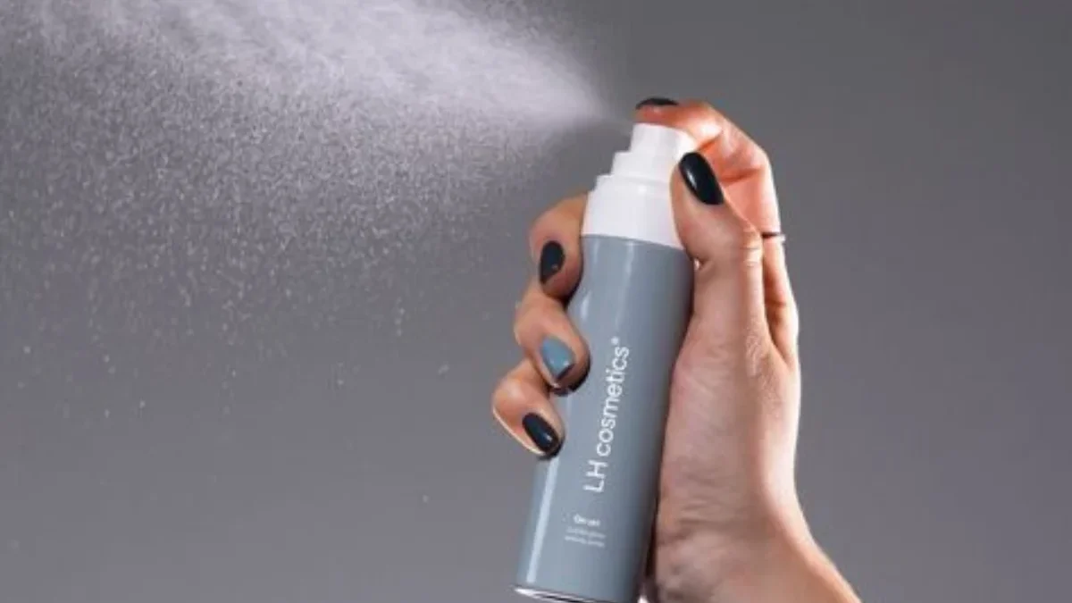 Kulit Berminyak? Ini 7 Setting Spray yang Bikin Makeup Kamu Awet Seharian