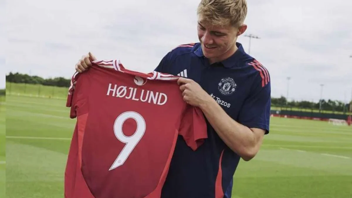 Menanti Rasmus Hojlund Memakai Nomer Punggung Barunya di Manchester United 