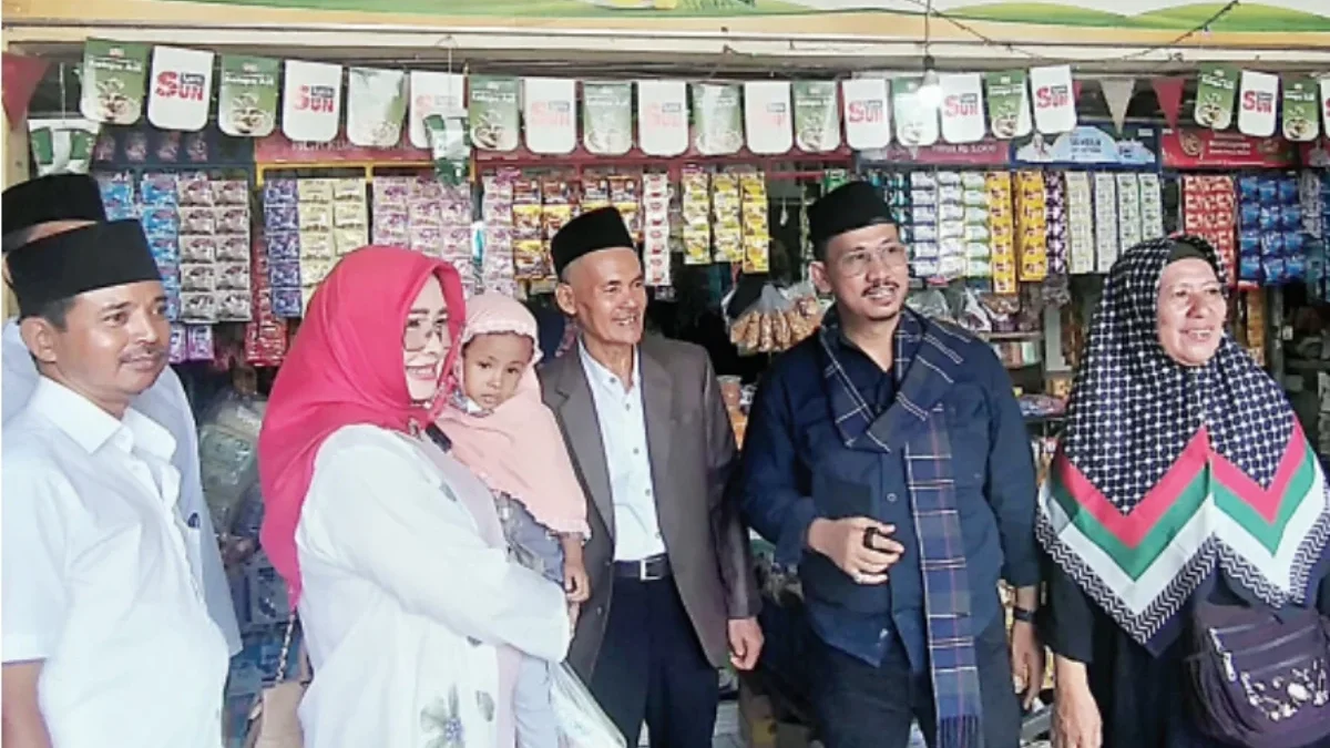 Dani-Fitria Ajak Warga Kembali Belanja di Pasar Tradisional di Kota Cirebon