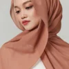  Rekomendasi Warna Hijab yang Cocok untuk Kulit Kuning Langsat