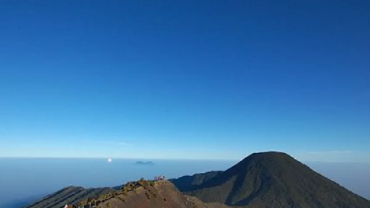 7 Gunung di Jawa Barat yang Wajib Dikunjungi Pecinta Alam