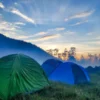 7 Tempat Camping Seru di Bandung untuk Liburan yang Berkesan