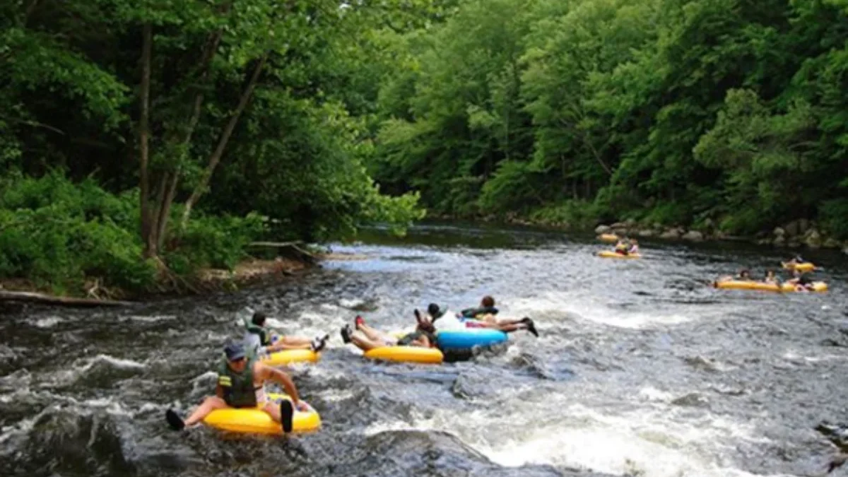 Serunya Wisata River Tubing di Jawa Barat: Petualangan Asyik di Tengah Alam