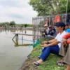 Walikota Cirebon Terpilih Effendi Edo Lebih Memilih Mancing Bersama Masyarakat saat Akhir Tahun 2024