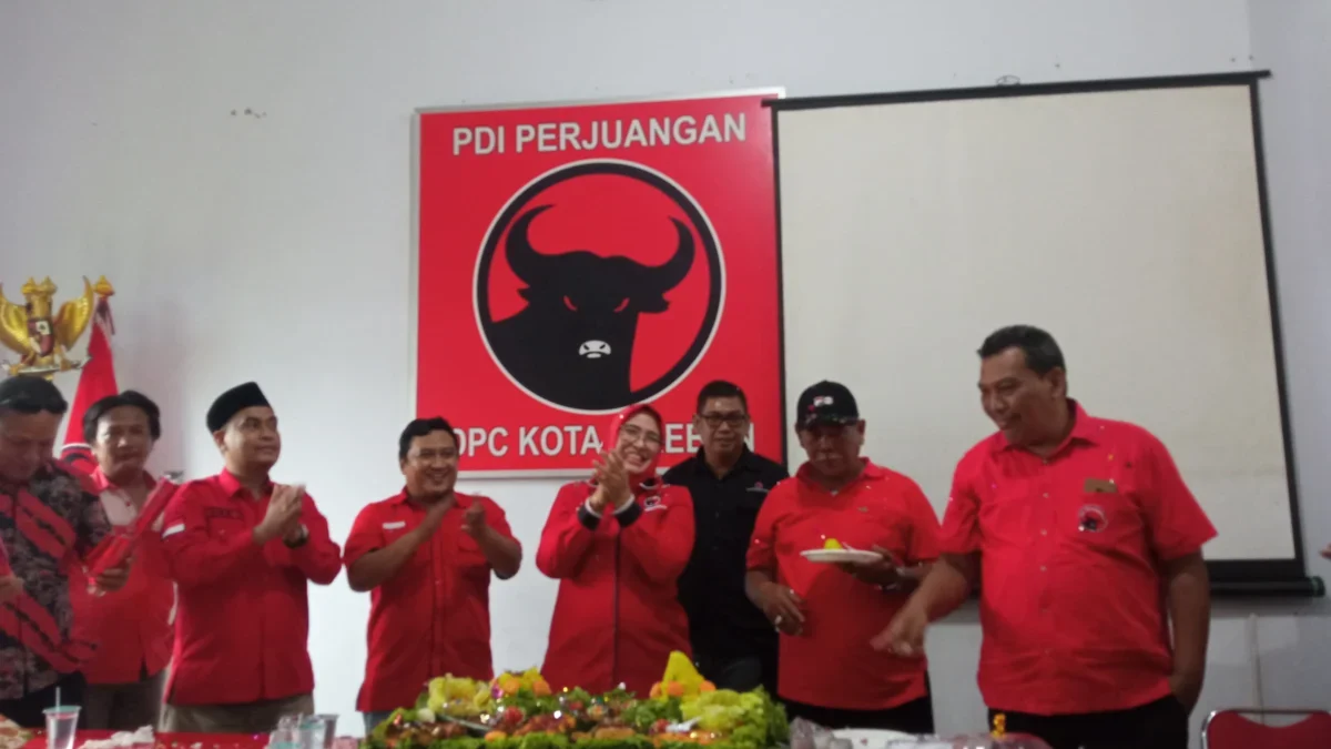 DPC PDIP Kota Cirebon Rayakan HUT ke-52 PDIP dengan Sederhana dan Api yang Membara