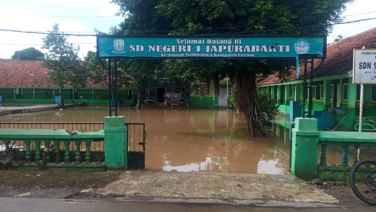 Kondisi SDN 1 Japura Bakti Mengkhawatirkan Pasca Banjir Melanda Wilayah Astanajapura