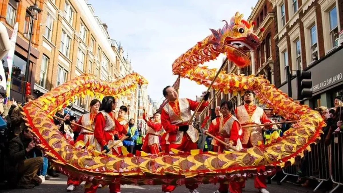 7 Tradisi Unik Saat Imlek, Dari Lampion Hingga Ornamen Warna Merah yang Penuh Makna