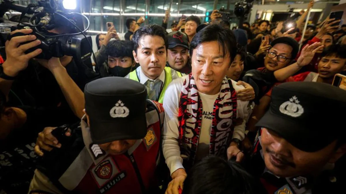 Kepulangan Shin Tae-yong Disorot Media Korea Selatan, diantar ratusan fans Indonesia, PSSI dimana?