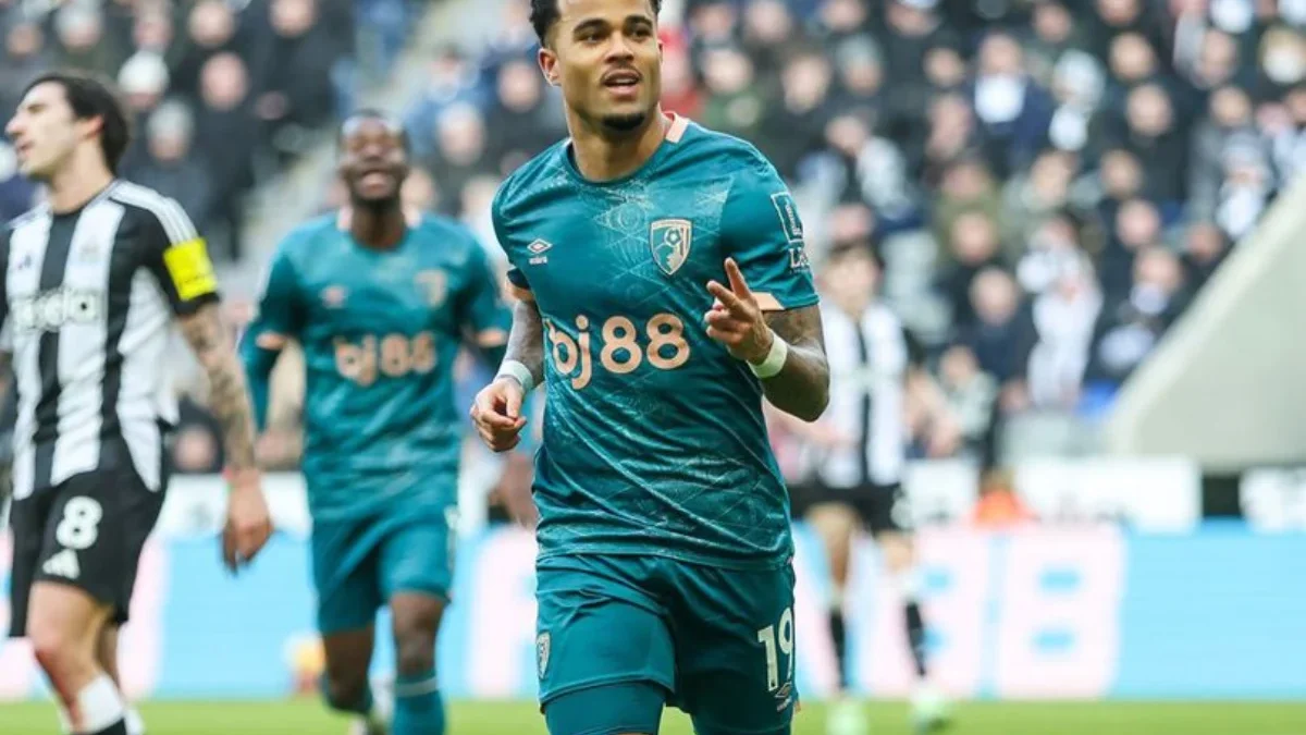 Justin Kluivert hattrick ia bermain dengan sangat baik melawan Newcastle.