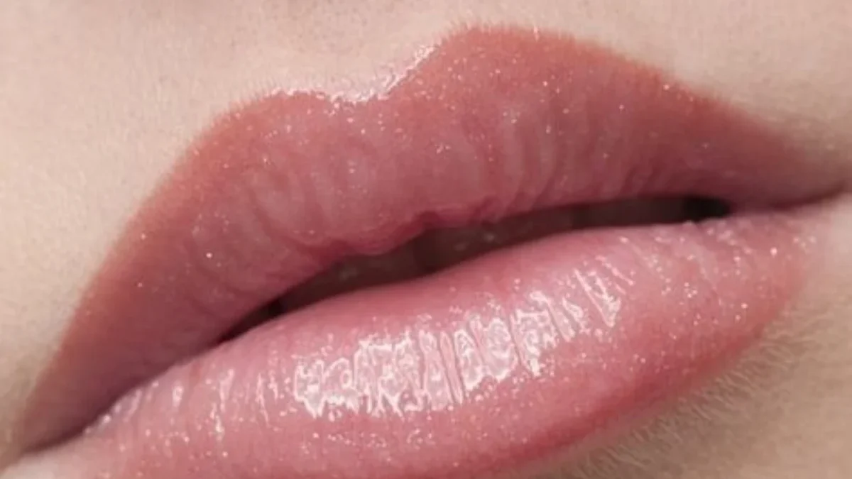 Rahasia Bibir Merona Tanpa Jarum! Begini Cara Lip Blushing di Rumah dengan Hasil Natural