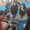 Generasi Z di Kota Cirebon Belajar Batik dengan Teknik Lem, Begini Responnya ....