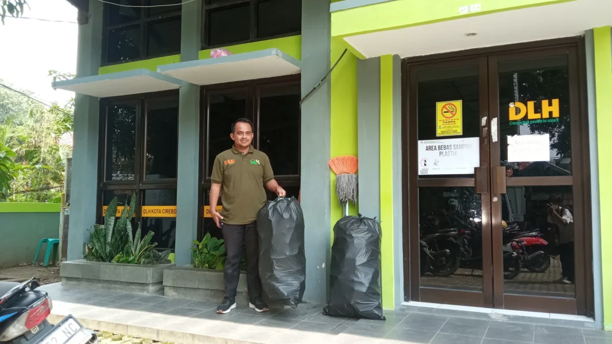 Program Sedekah Sampah DLH Kota Cirebon Sukses Kumpulkan 107 Kg Sampah dan 600 Ml Minyak Jelantah