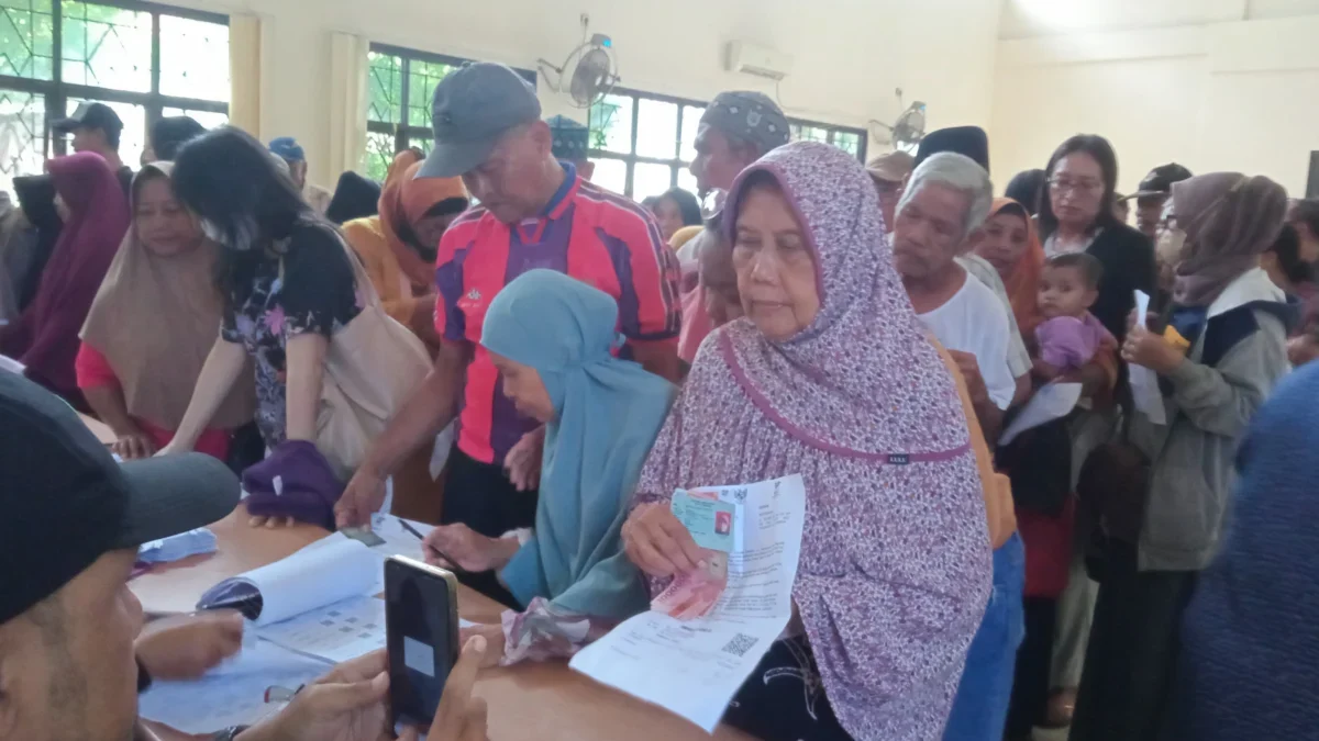 Pemerintah Salurkan Bantuan BPNT dan PKH untuk 1.000 Warga Kecapi Kota Cirebon