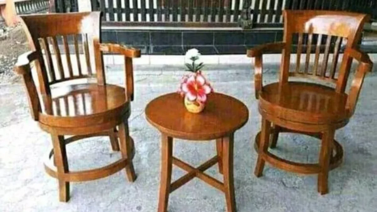 Kursi Teras Kayu Unik, 10 Sentuhan Natural yang Mempercantik Rumah