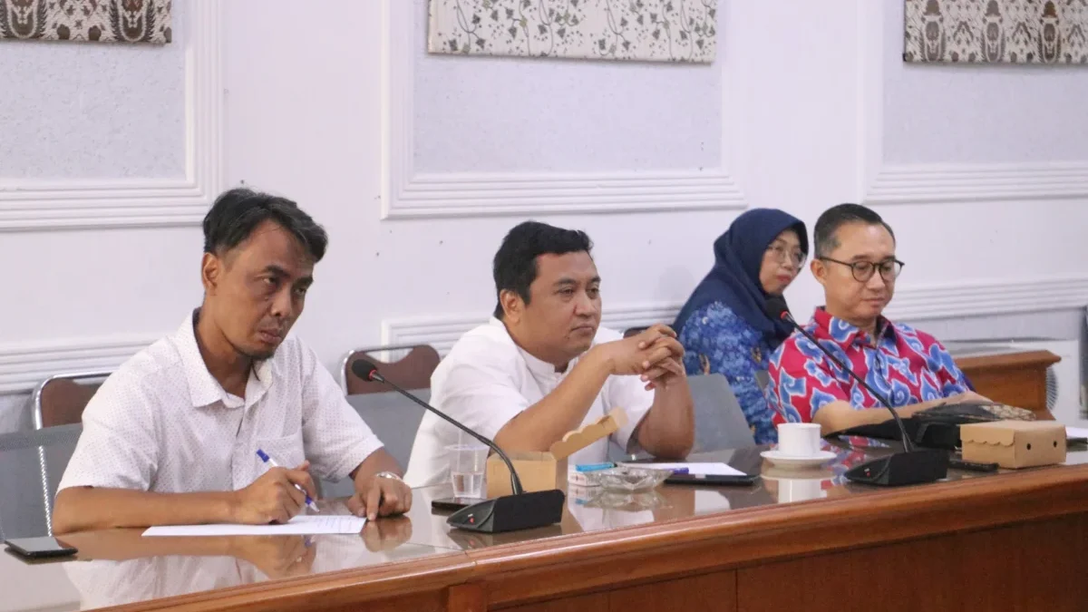 Keluhan Lurah dan RW se-Kota Cirebon Soal Data Klampid, DPRD Kota Cirebon Cari Solusi Bersama Disdukcapil