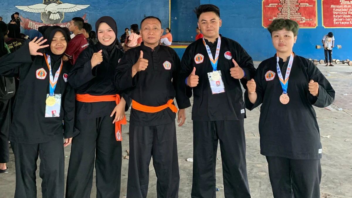 Rektor Itekes Mahardika Cirebon Bangga atas Prestasi Mahasiswa di Pencak Silat Nasional