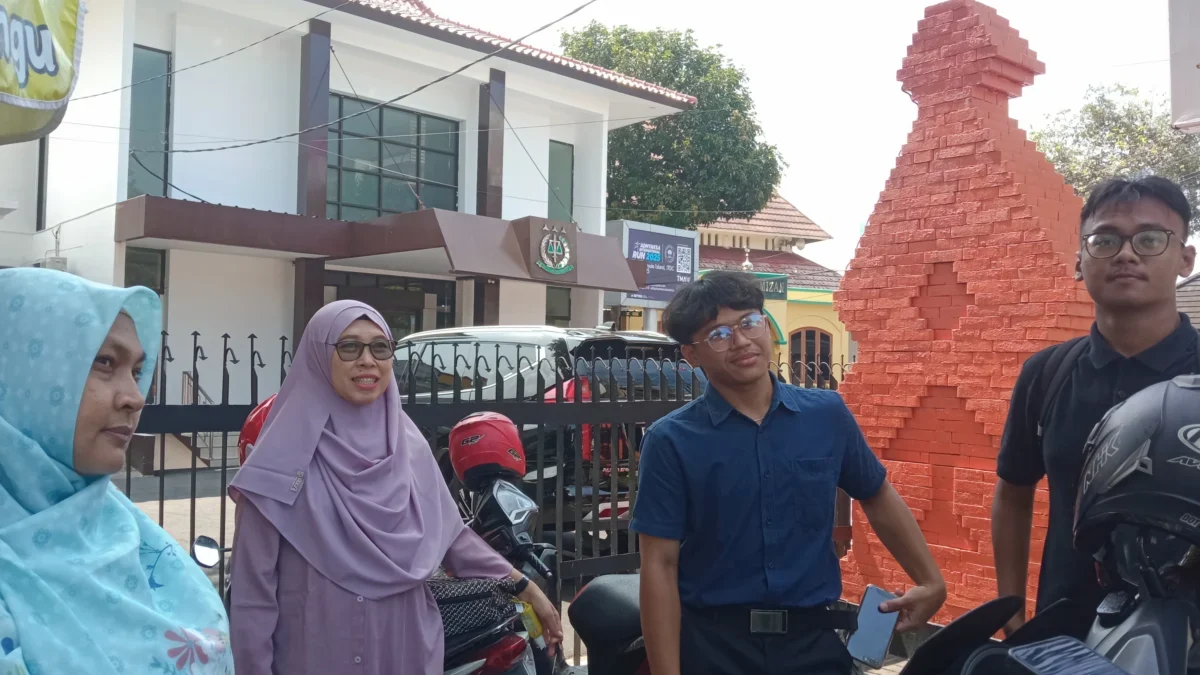 Dana PIP di Kota Cirebon Dipotong untuk SPP dan Uang Gedung, Orang Tua Tidak Diberi Tahu