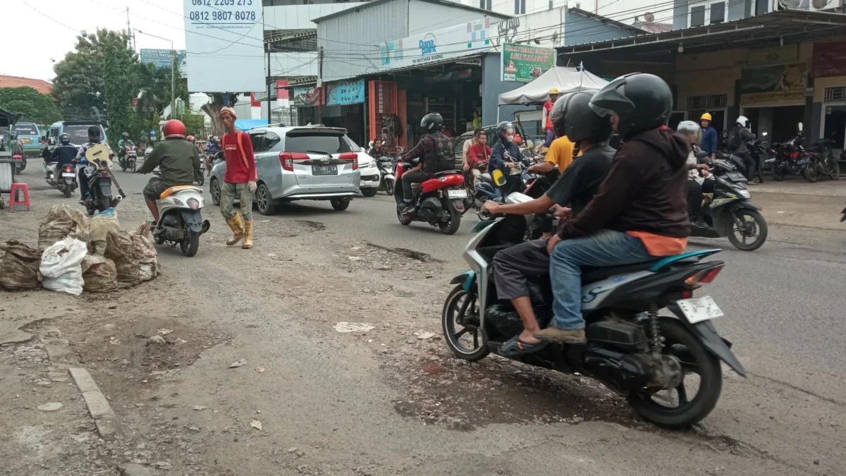 Jalan Ciremai Raya Kota Cirebon Masuk Kategori Rusak Berat, Perhatian Pemerintah Diperlukan