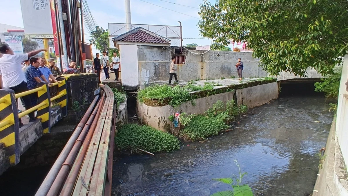 Bangunan Permanen di Cipto MK Ganggu Fungsi Saluran Air, Komisi II DPRD Kota Cirebon Protes